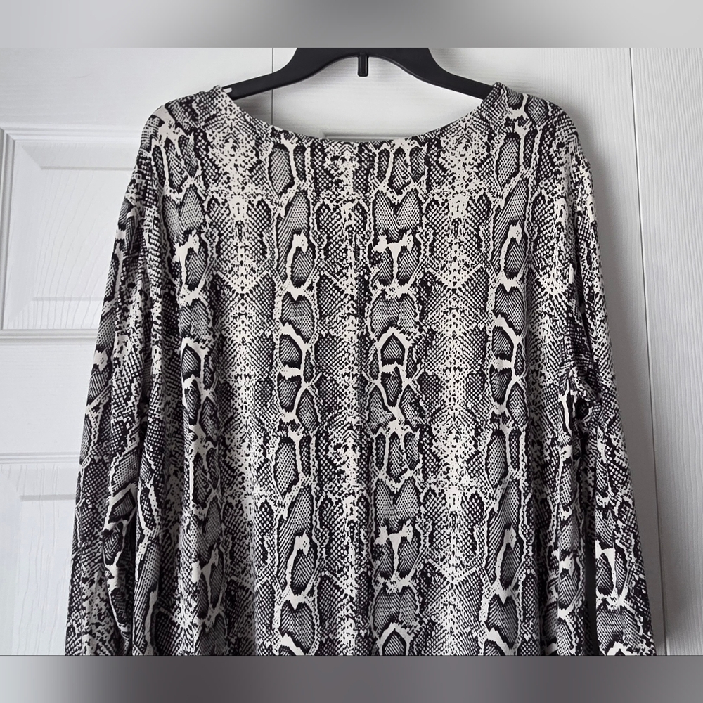 John Mark Snakeskin Print Tunic Top Size L - Picture 10 of 14